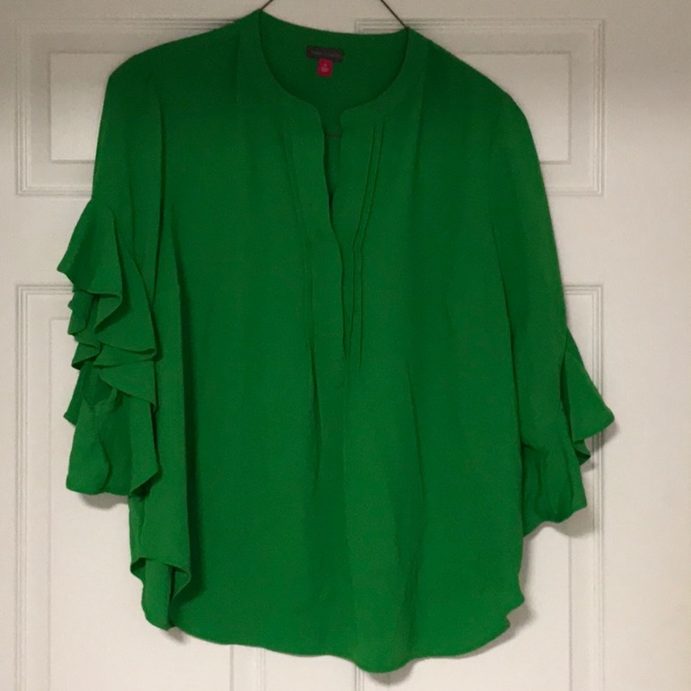 Vince Camuto Green Ruffle Sleeve Blouse approx 29” long